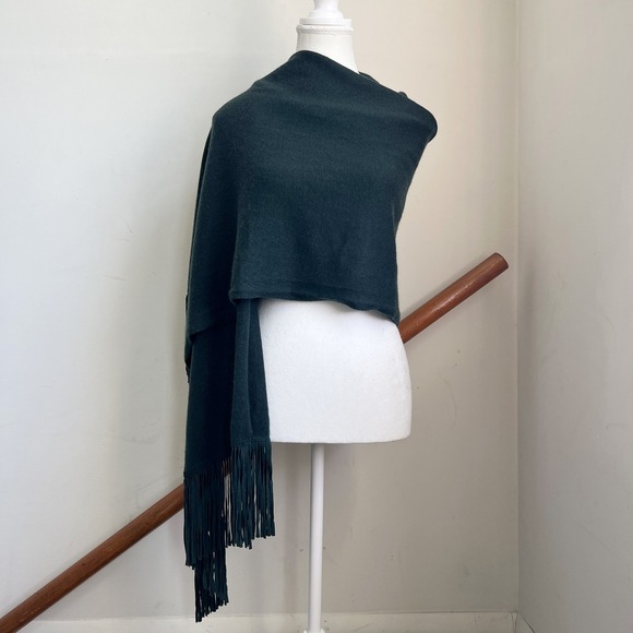 M.I.L.A 100% Cashmere Suede Leather Fringe Wrap Scarf Shawl Green Luxury Knit - Picture 8 of 12